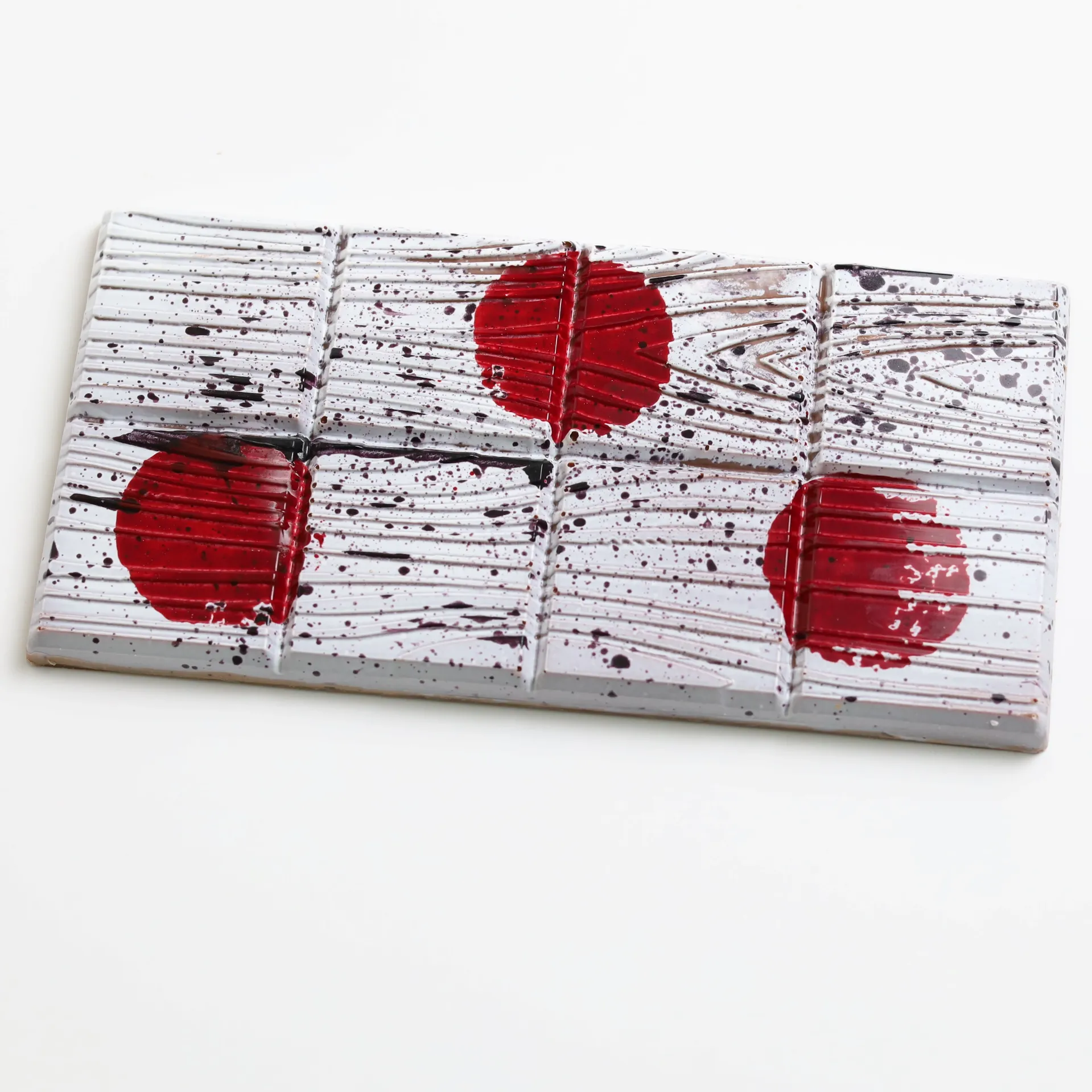 Roseberry and hazelnut chocolate bar 100 GM