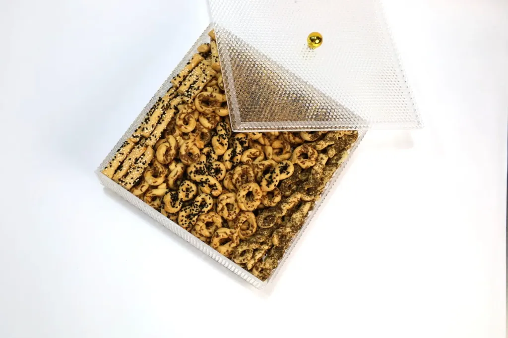 Mawaleh Luxury acrylic hospitality box, 900 Gm